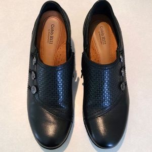 Black dress shoes